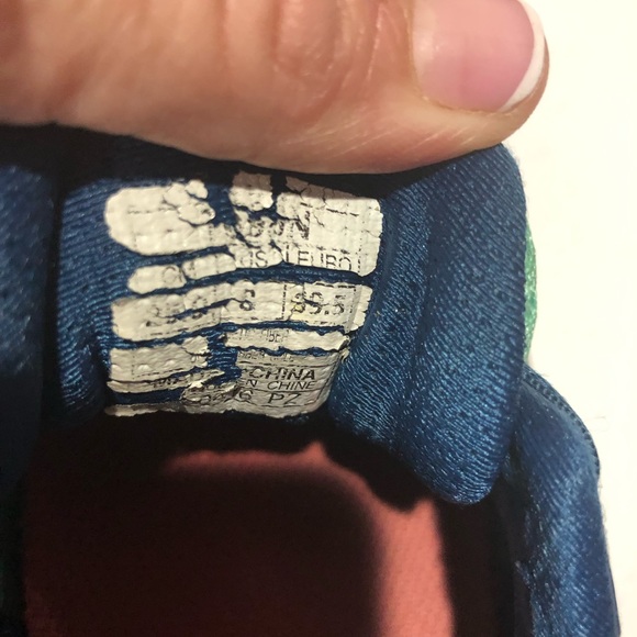 ASICS worn condition still lots of life left! Size 8 - Picture 2 of 3